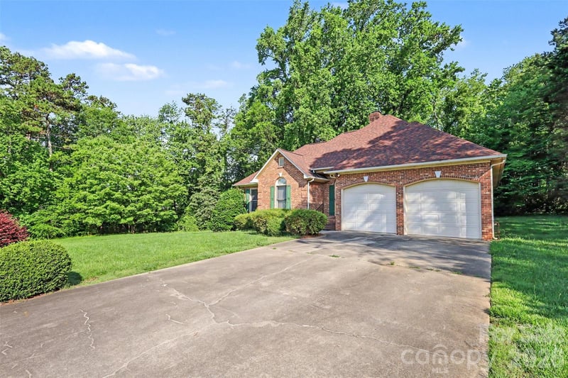 104 Provincial Rd, Gastonia, NC 28056