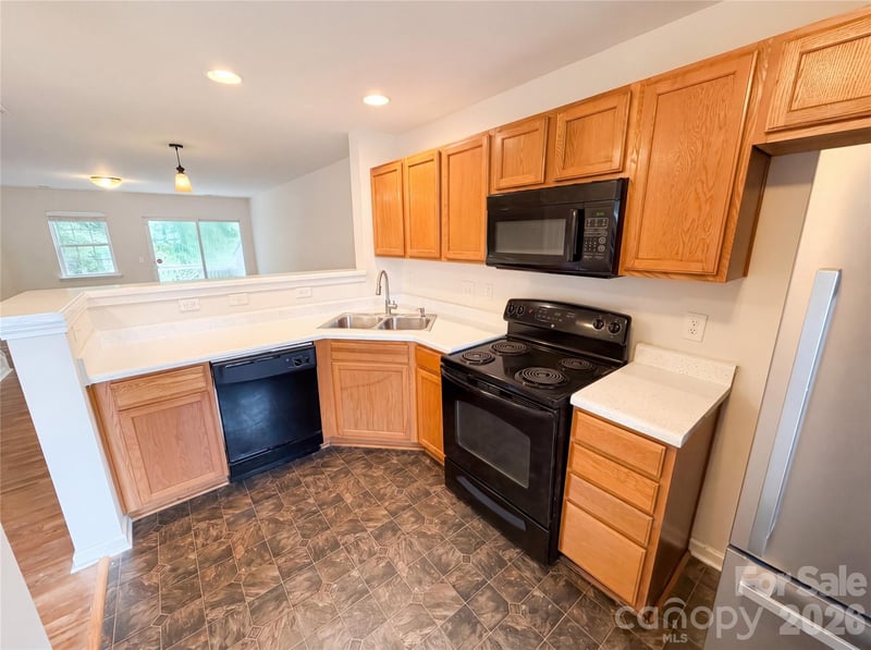10114 Ballyclare Ct, Charlotte, NC 28213