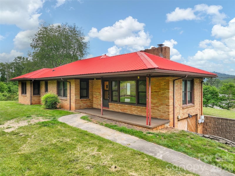 21 Beaverdam Rd, Canton, NC 28716
