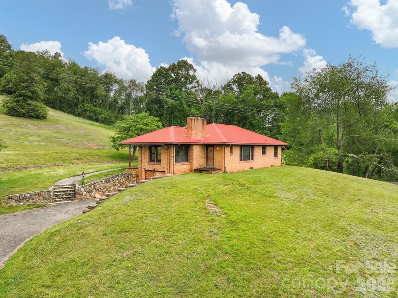 21 Beaverdam Rd, Canton, NC 28716