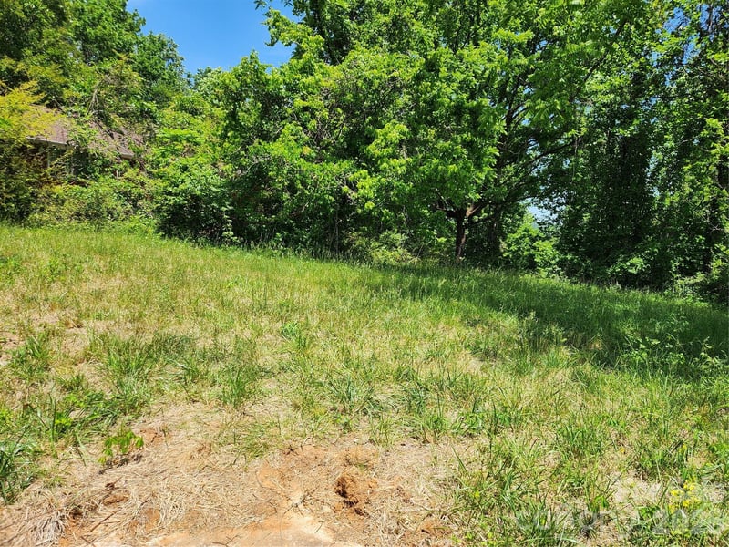 11 Weaver Hill Rd, Asheville, NC 28805