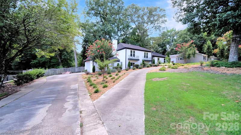 1634 Lumarka Dr, Charlotte, NC 28212