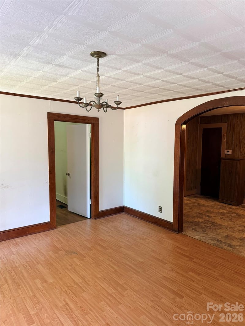 731 10th Street Blvd, Hickory, NC 28601