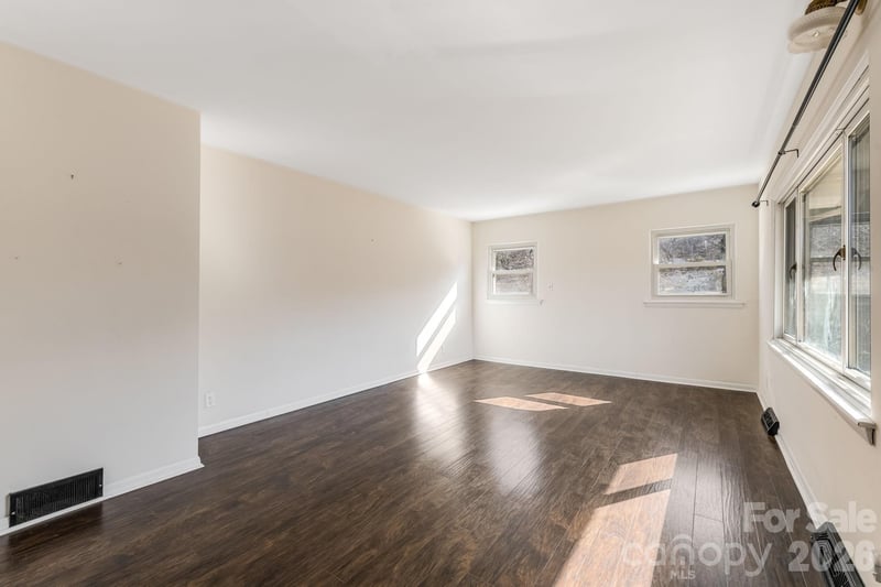 20 Cedar Farm Rd, Asheville, NC 28803