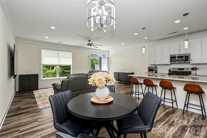 1010 Moffatt Ln, Matthews, NC 28105