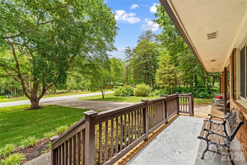 132 Polly Dr, Statesville, NC 28625