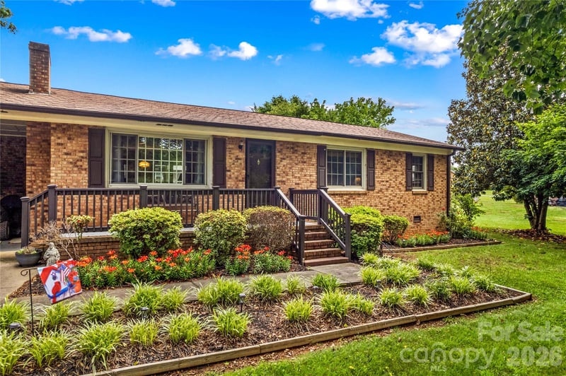 132 Polly Dr, Statesville, NC 28625