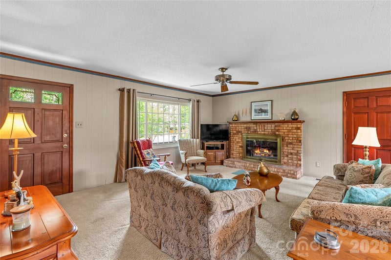132 Polly Dr, Statesville, NC 28625