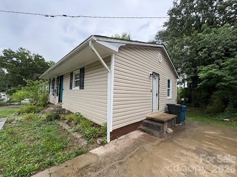 38 8th Avenue Dr, Hickory, NC 28602