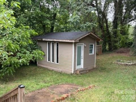 38 8th Avenue Dr, Hickory, NC 28602