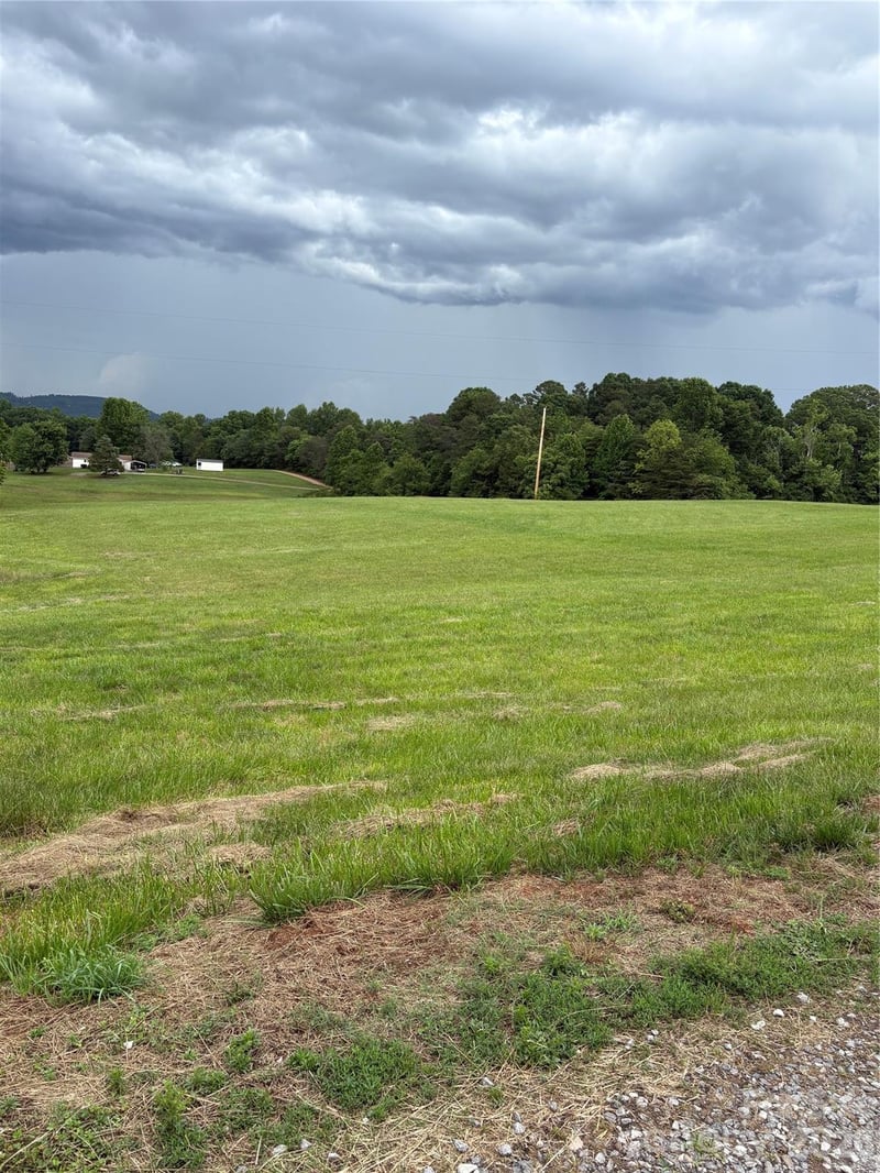 Alma Dr, Statesville, NC 28625
