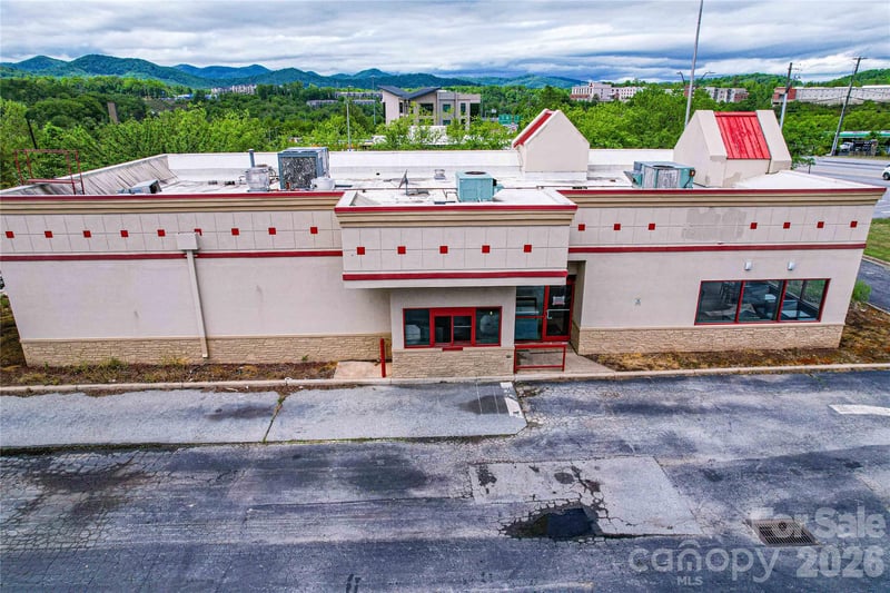 375 Long Shoals Rd, Arden, NC 28704