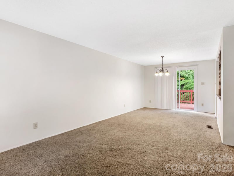 6534 Rollingridge Dr, Charlotte, NC 28211