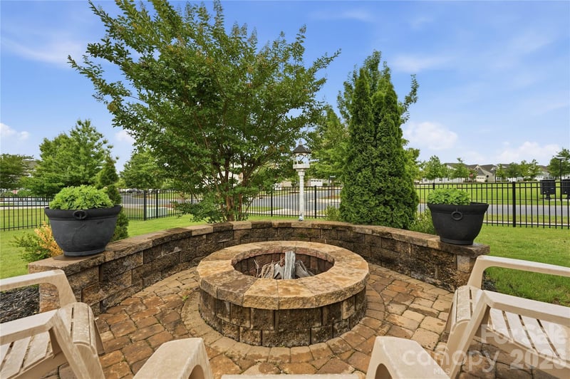 12109 Belmont Mansion Dr, Charlotte, NC 28273