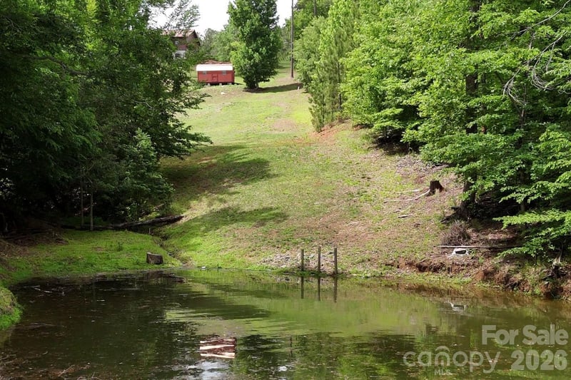 1732 Waters Edge Dr, Granite Falls, NC 28630