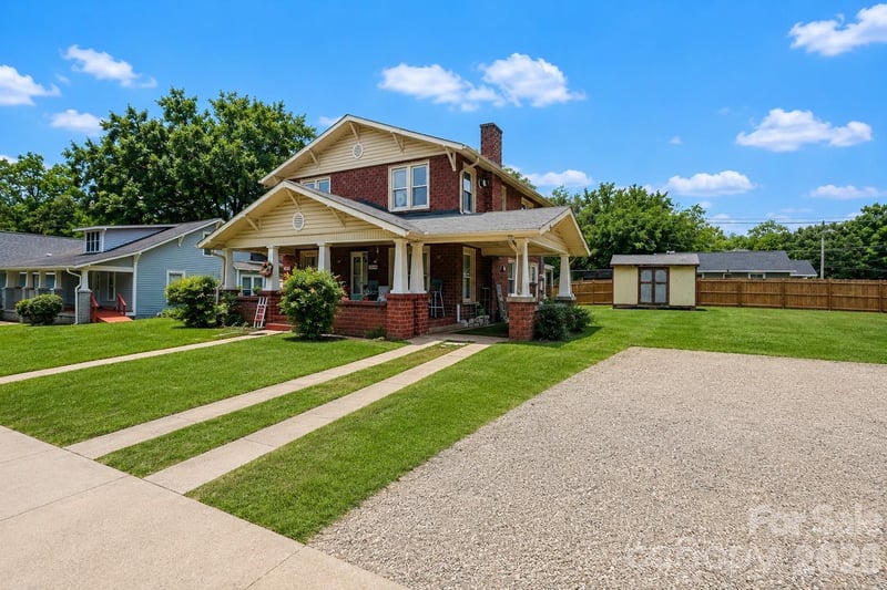 1302 Wilson W Lee Blvd, Statesville, NC 28677