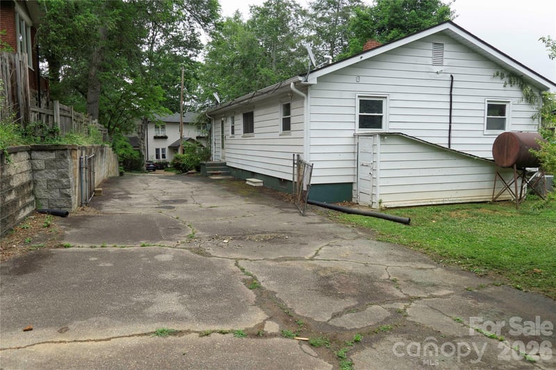 54 Sherwood Rd, Asheville, NC 28803