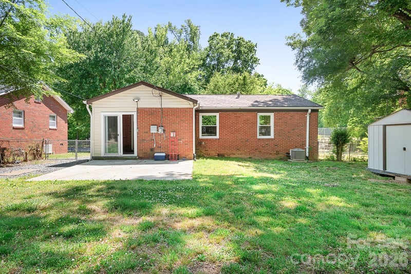 3960 Bristol Dr, Charlotte, NC 28208