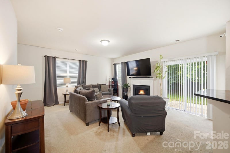 504 Knothole Ln, Charlotte, NC 28214