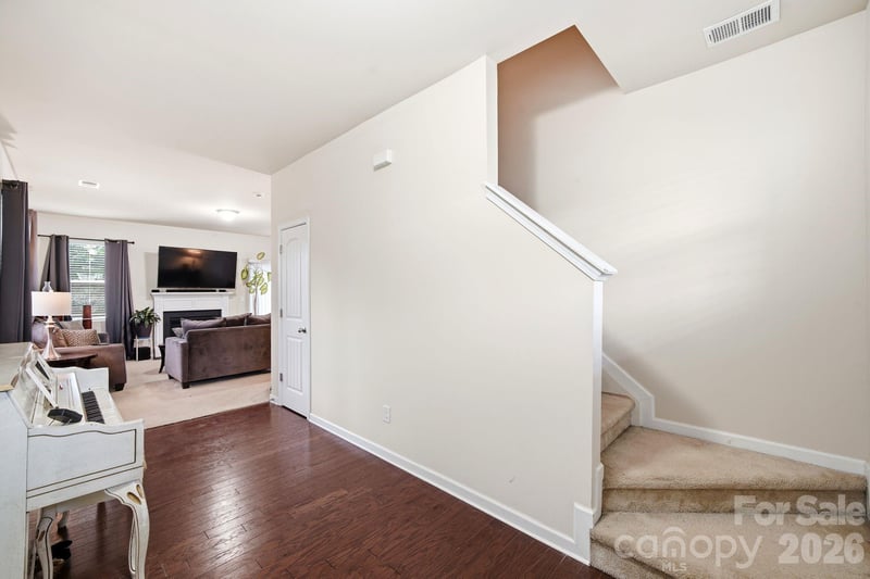 504 Knothole Ln, Charlotte, NC 28214