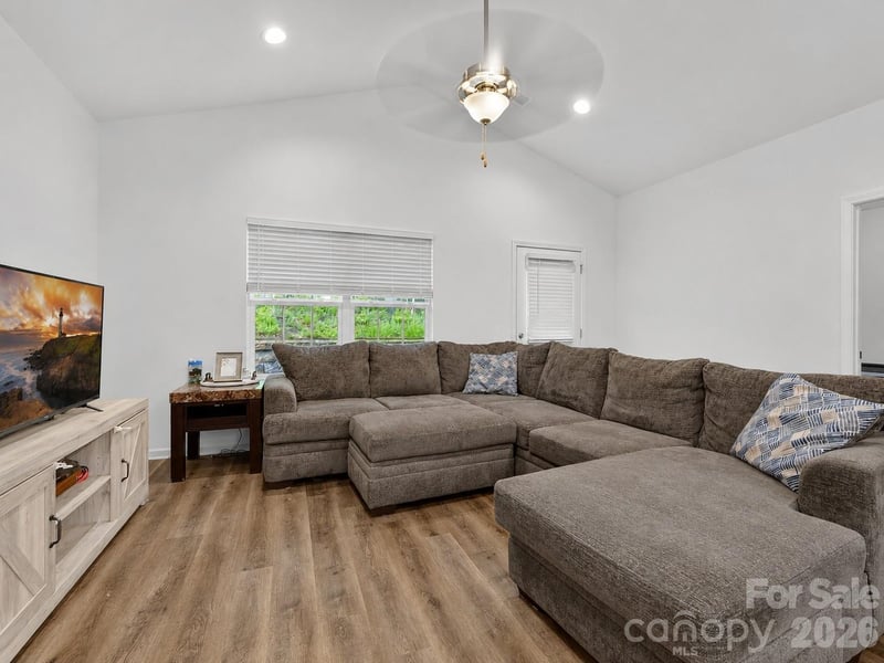 103 Trexler Ave, Mount Holly, NC 28120