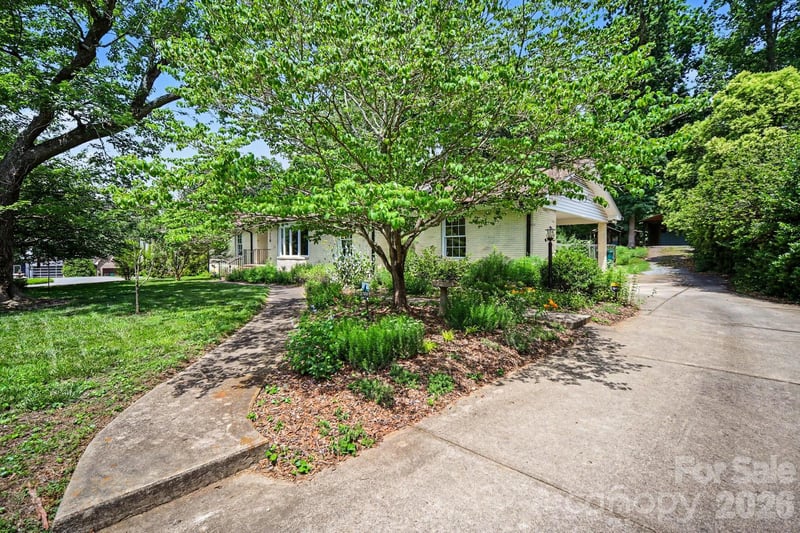 118 Lutomma Cir, Charlotte, NC 28270