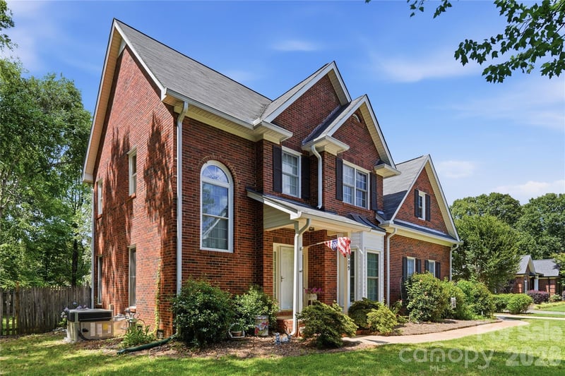 1009 Millwright Ln, Matthews, NC 28104