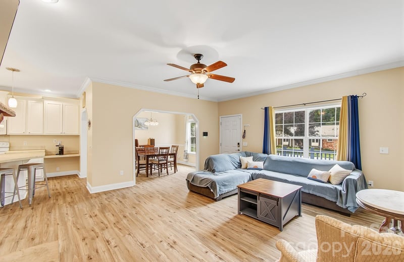 40 Liberty Rd, Candler, NC 28715