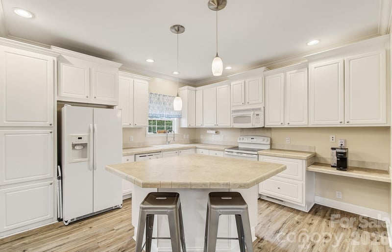 40 Liberty Rd, Candler, NC 28715