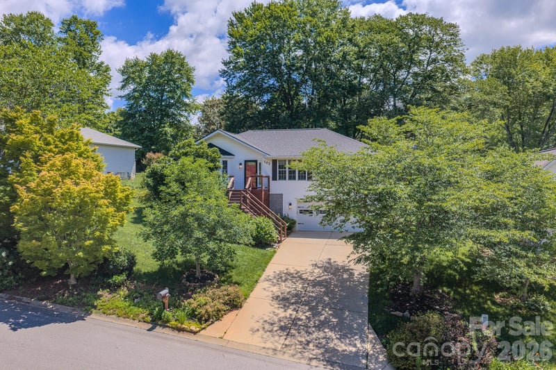 102 Forest Lake Dr, Asheville, NC 28803