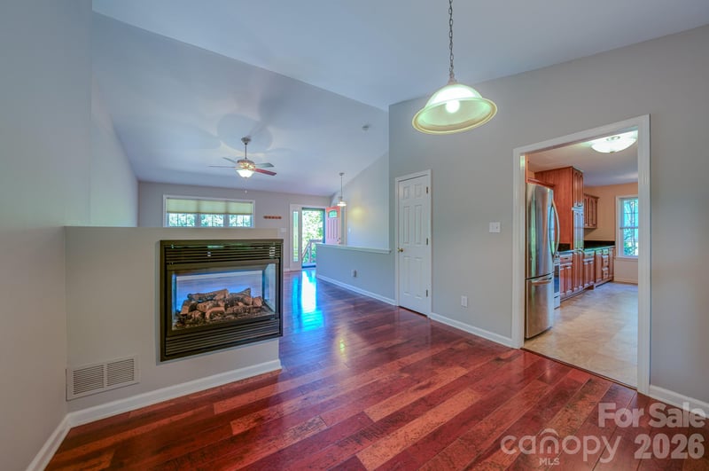 102 Forest Lake Dr, Asheville, NC 28803