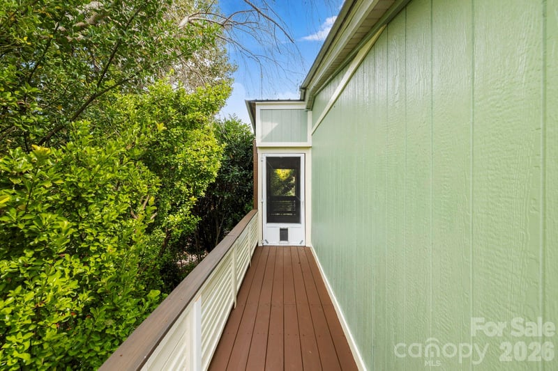 12 Timbers Edge Ln, Fairview, NC 28730