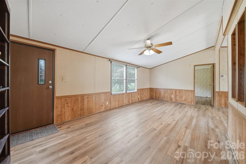 3617 Sulphur Springs Rd, Hickory, NC 28601