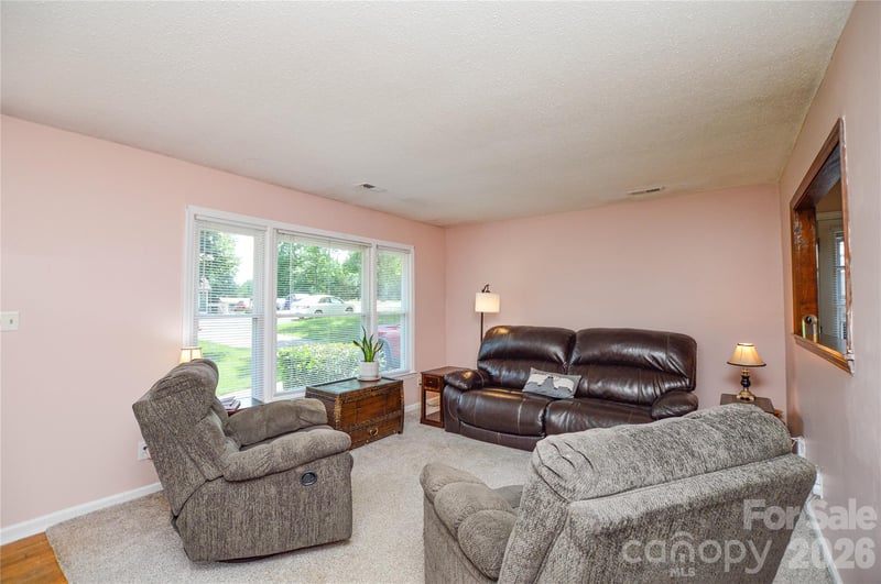 518 Vinecrest Dr, Matthews, NC 28105
