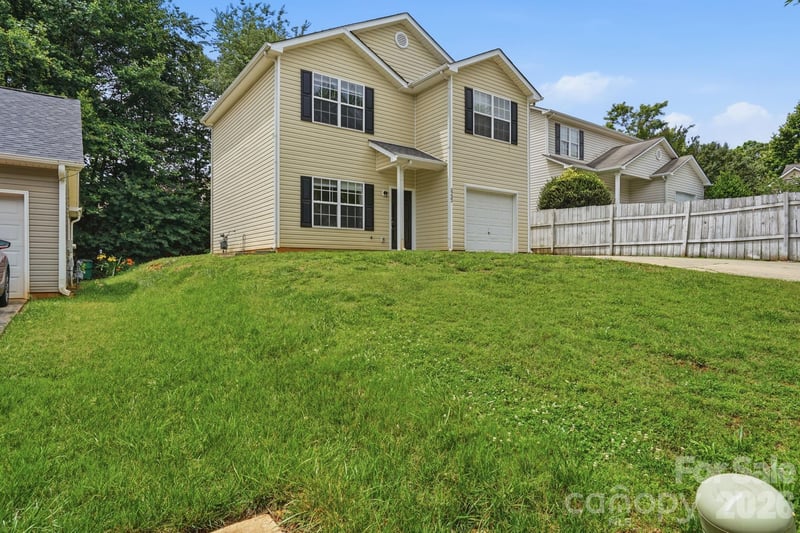 5232 Javitz Rd, Charlotte, NC 28216