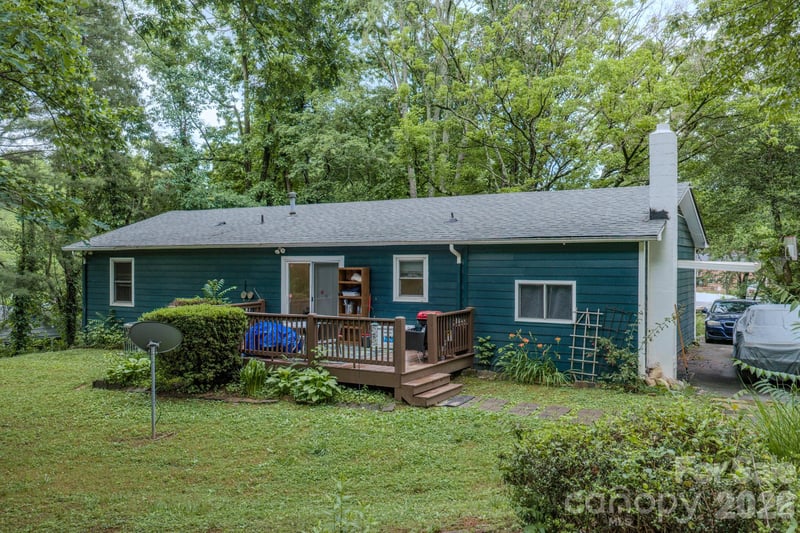 112 Amelia Dr, Hendersonville, NC 28792