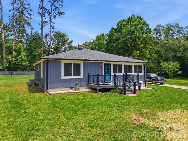 7 Wray St, York, SC 29745