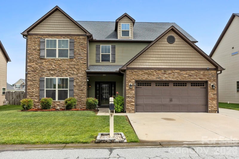 181 Alligator Dr, Fletcher, NC 28732