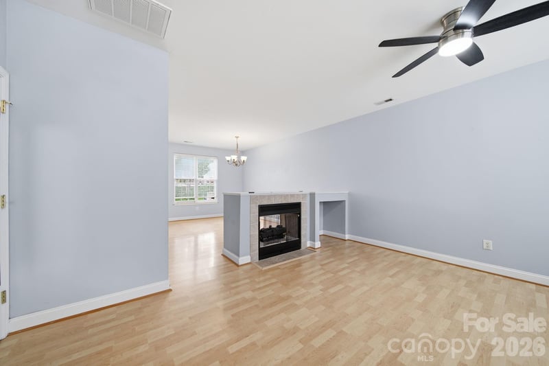 2422 Loch Stone Dr, Gastonia, NC 28054