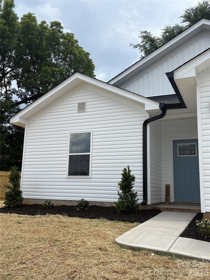 221 Anne St, Concord, NC 28025