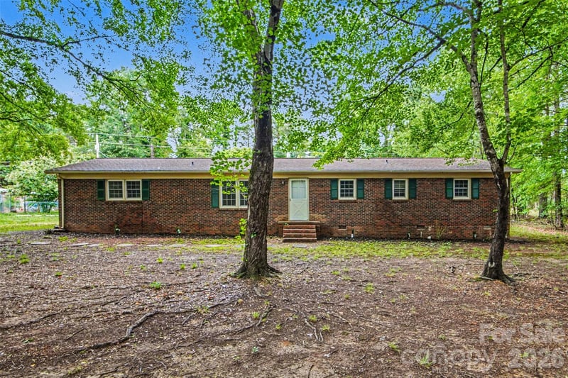 211 Lakeview Rd, Cherryville, NC 28021