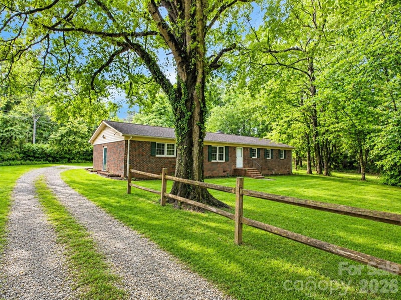 211 Lakeview Rd, Cherryville, NC 28021