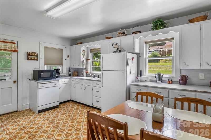 127 Stafford Rd, Spruce Pine, NC 28777