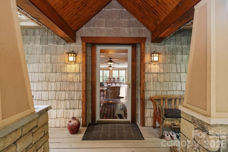 11 Echo Lake Dr, Fairview, NC 28730