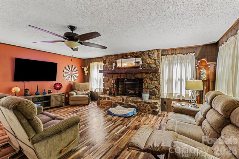 152 Shadywood Ln, Statesville, NC 28677
