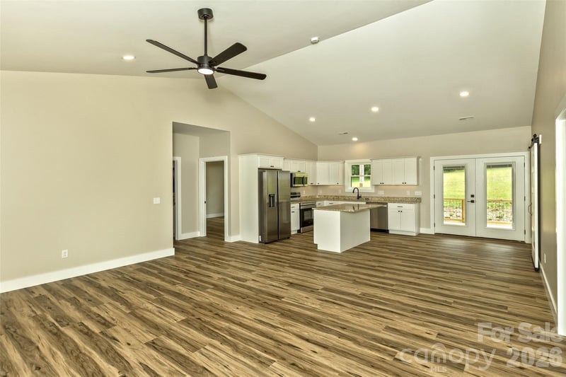112 Peyton Elaine Rd, Clyde, NC 28721