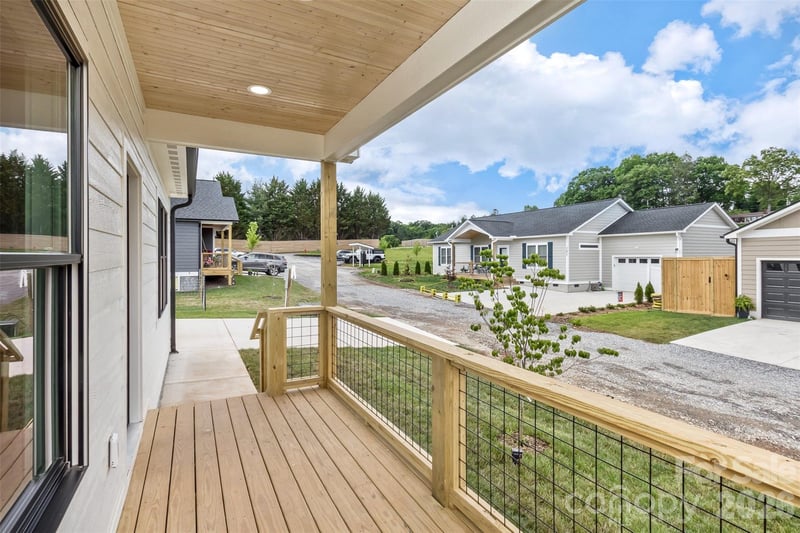 112 Peyton Elaine Rd, Clyde, NC 28721