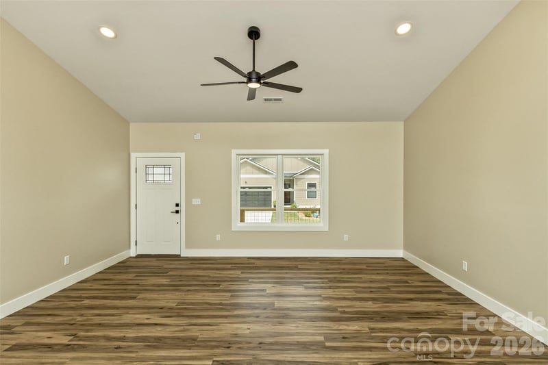 112 Peyton Elaine Rd, Clyde, NC 28721