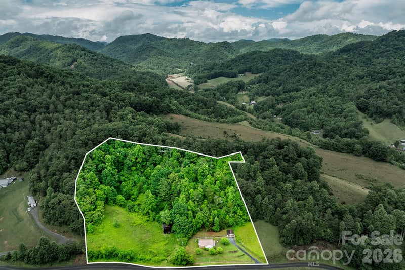 302 Sprinkle Branch Rd, Marshall, NC 28753