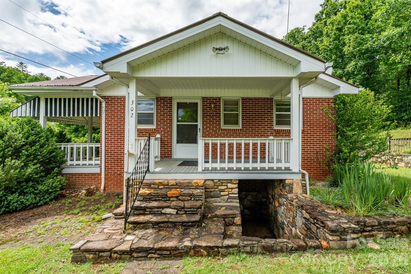 302 Sprinkle Branch Rd, Marshall, NC 28753